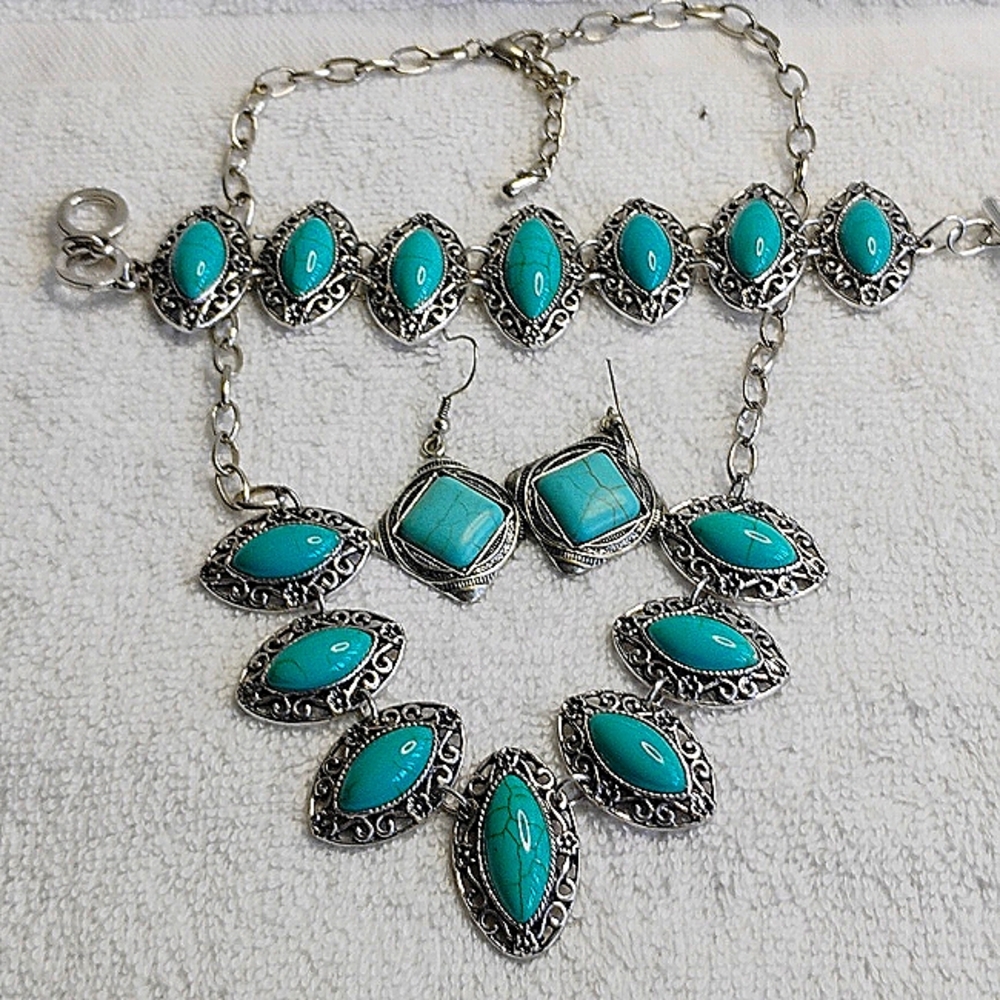 Lot of Faux Turquoise And Silver Tone Necklace Earrings Bracelet